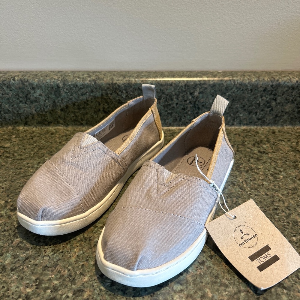 Kids Grey Tom’s size 1